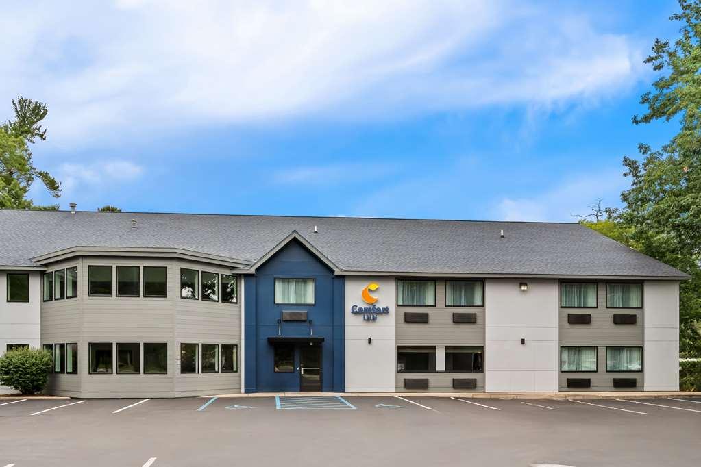 Comfort Inn Traverse City Exterior foto