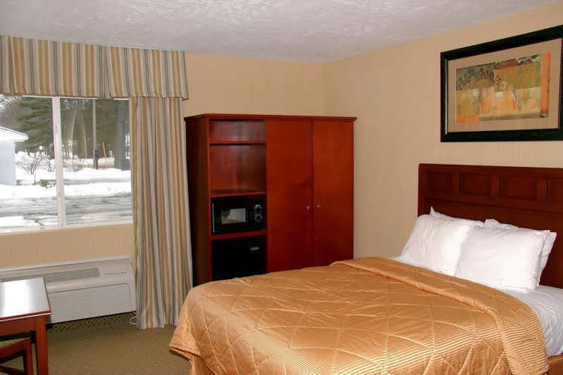 Comfort Inn Traverse City Exterior foto